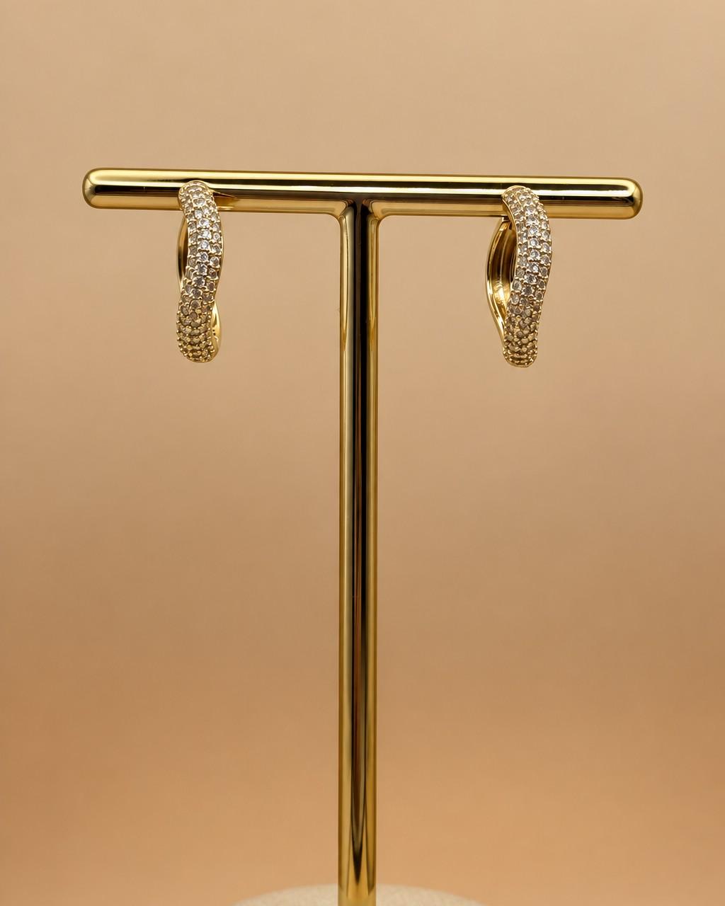 Brinco Argola Click Orgânica Cravejada 17mm Banhado a Ouro 18k
